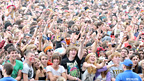 A rawkus Reading crowd show their excitement.