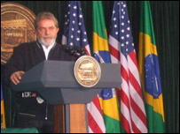 Presidente Lula durante coletiva em Camp David (Foto: Bruno Garcez/BBC)