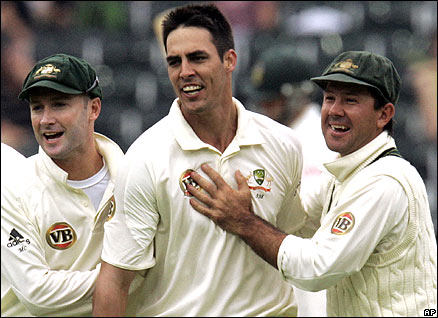 Mitchell Johnson takes a wicket for Australia