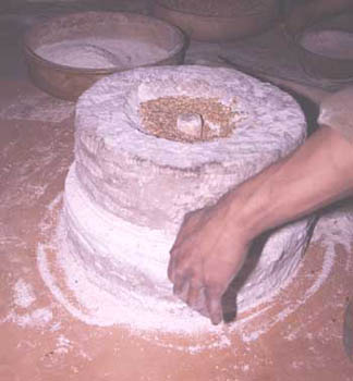 Rotary quernstone