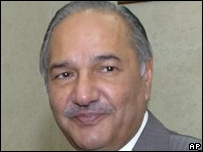 O ministro da Defesa do Paquistão, Ahmed Mukhtar