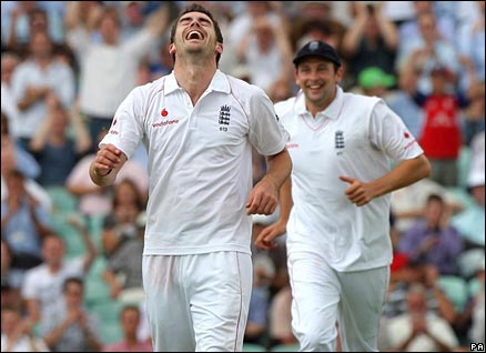 James Anderson and Steve Harmison celebrate