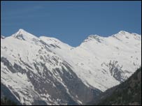 बर्फ से ढंके पहाड़