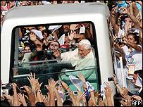 O papa Bento 16 em visita a Aparecida, SP, em maio deste ano