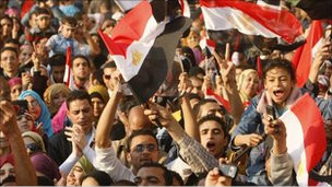 مصريون يهللون اثر تنحي مبارك