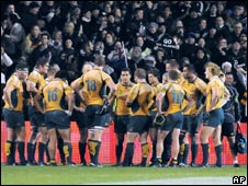Australian players gather after their 39-10 defeat to New Zealand in Auckland, New Zealand, 2 August 2008
