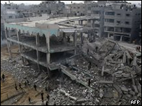 Mesquita bombardeada na Cidade de Gaza