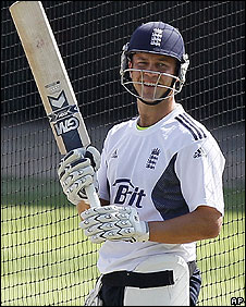 Jonathan Trott looking relaxed in the nets at The Oval