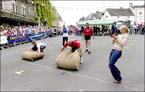 Tetbury Woolsack Races: Monday 25 May 2009
