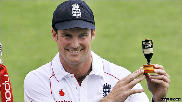 Will Andrew Strauss get his hands on the Ashes urn again?