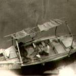 Hong Kong Sampan - Collecting waste from Eric's ship for the families 'pot'.