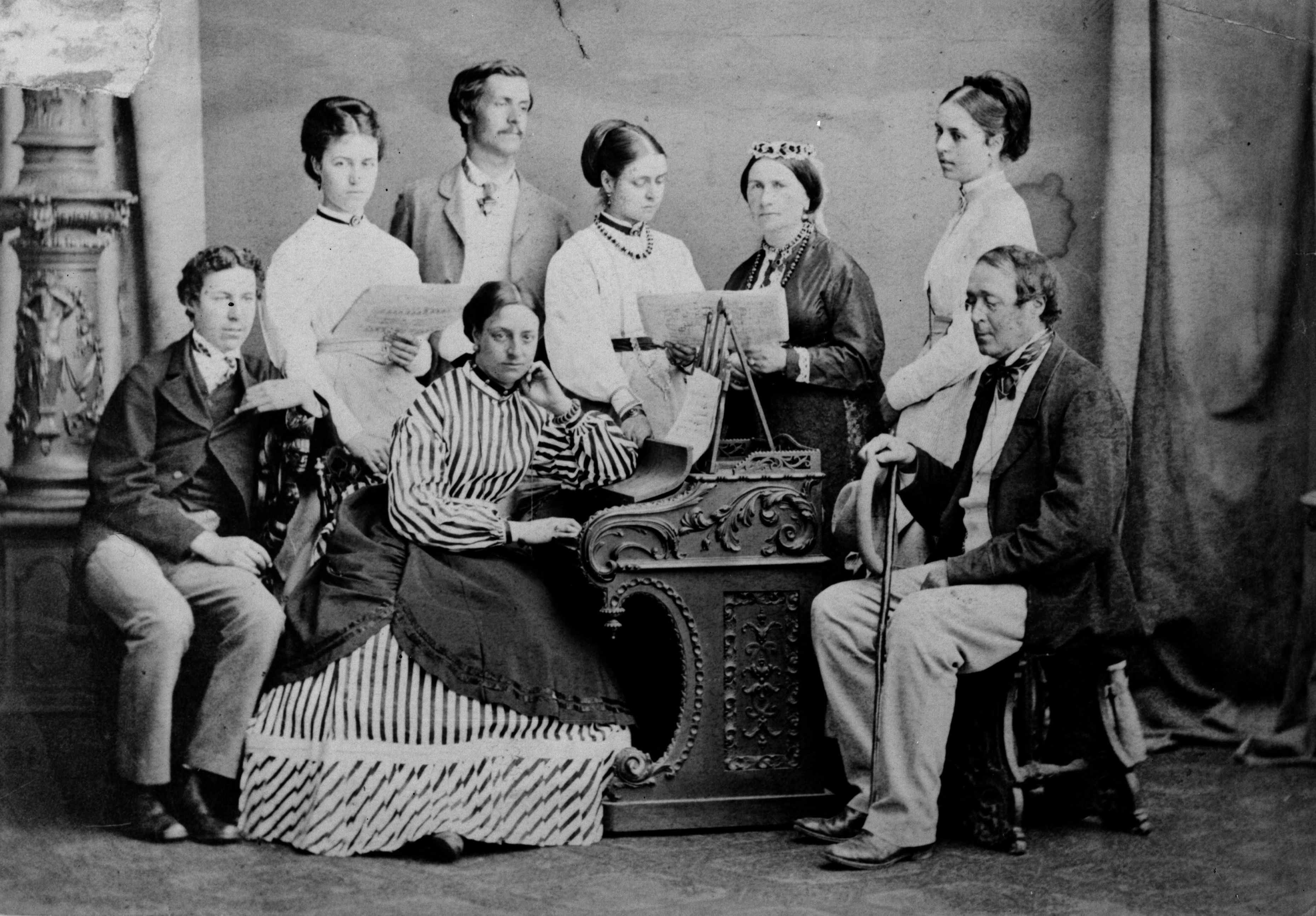 Victorian family (Getty images)
